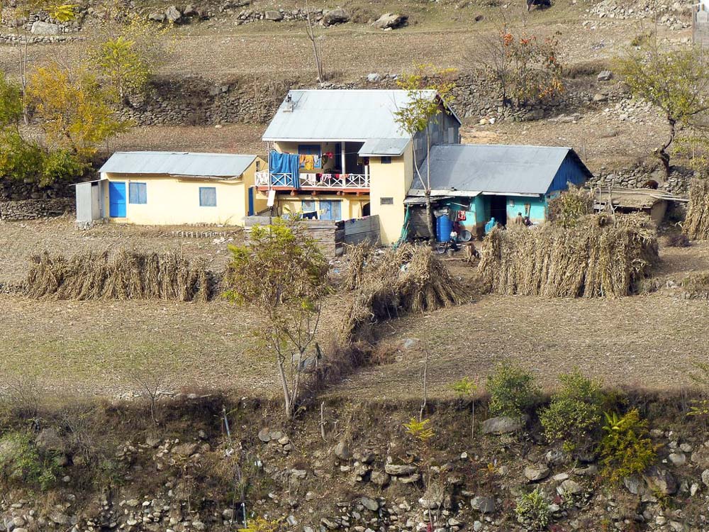 Typical house on the outskirts of Jared.